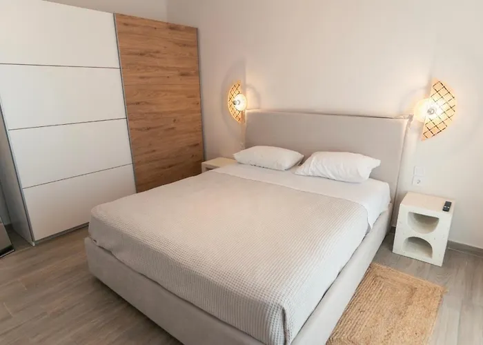 Kosnian With Jeep Renegade Hybrid فيلة *