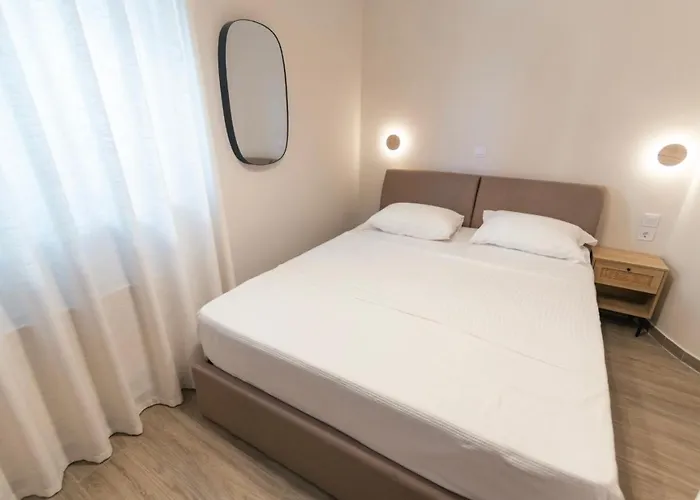 فيلة Kosnian With Jeep Renegade Hybrid *