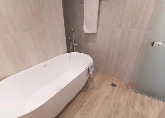 Kosnian With Jeep Renegade Hybrid *